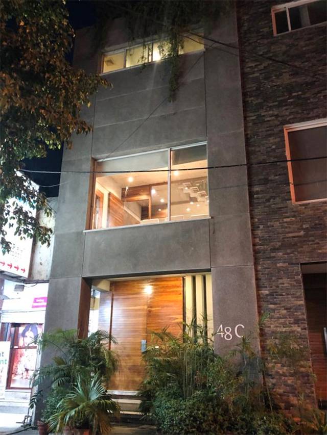 48C Bank Square Market Model Town Lahore